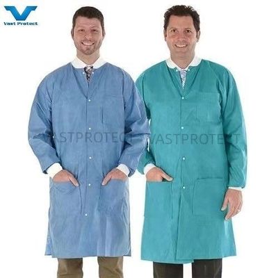 工業用 使い捨て 織物のない PP SMS マイクロポローズ Tyvek ラボコート スナップスTシャツ襟付き